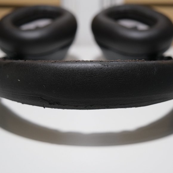 Plantronics BackBeat Pro 2 Wireless Over-ear Noise Cancelling Headphones - Picture 9 of 11